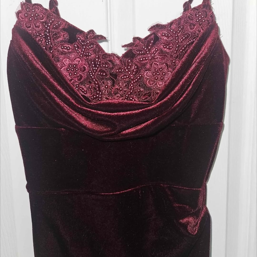 XS Christa Sleeveless Velvet Wrap Midi Dress - Picture 4 of 5